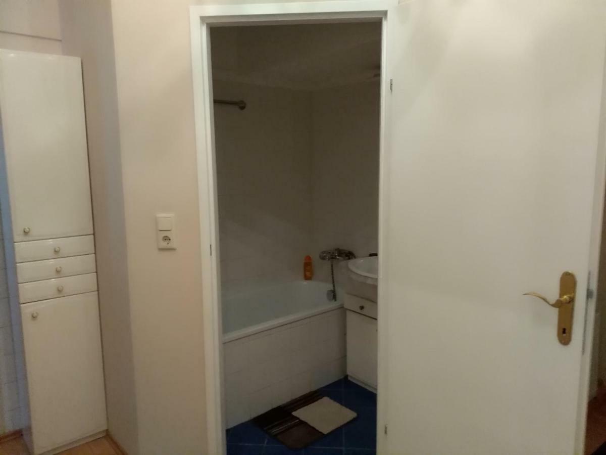 Wohnung In Wien Экстерьер фото
